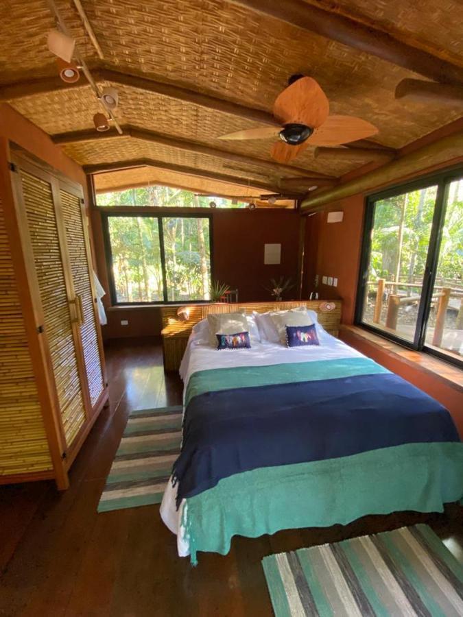 Lodge Banana Bamboo